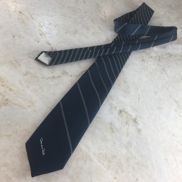 OSCAR DE LA RENTA TIE - Picture 1 of 14